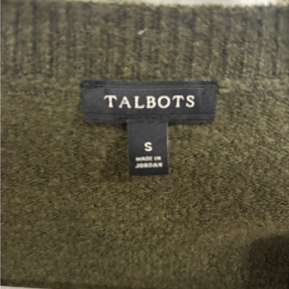 Never Worn! Talbots Super Soft Olive Green Cardigan – Effortlessly Elegant 🍃